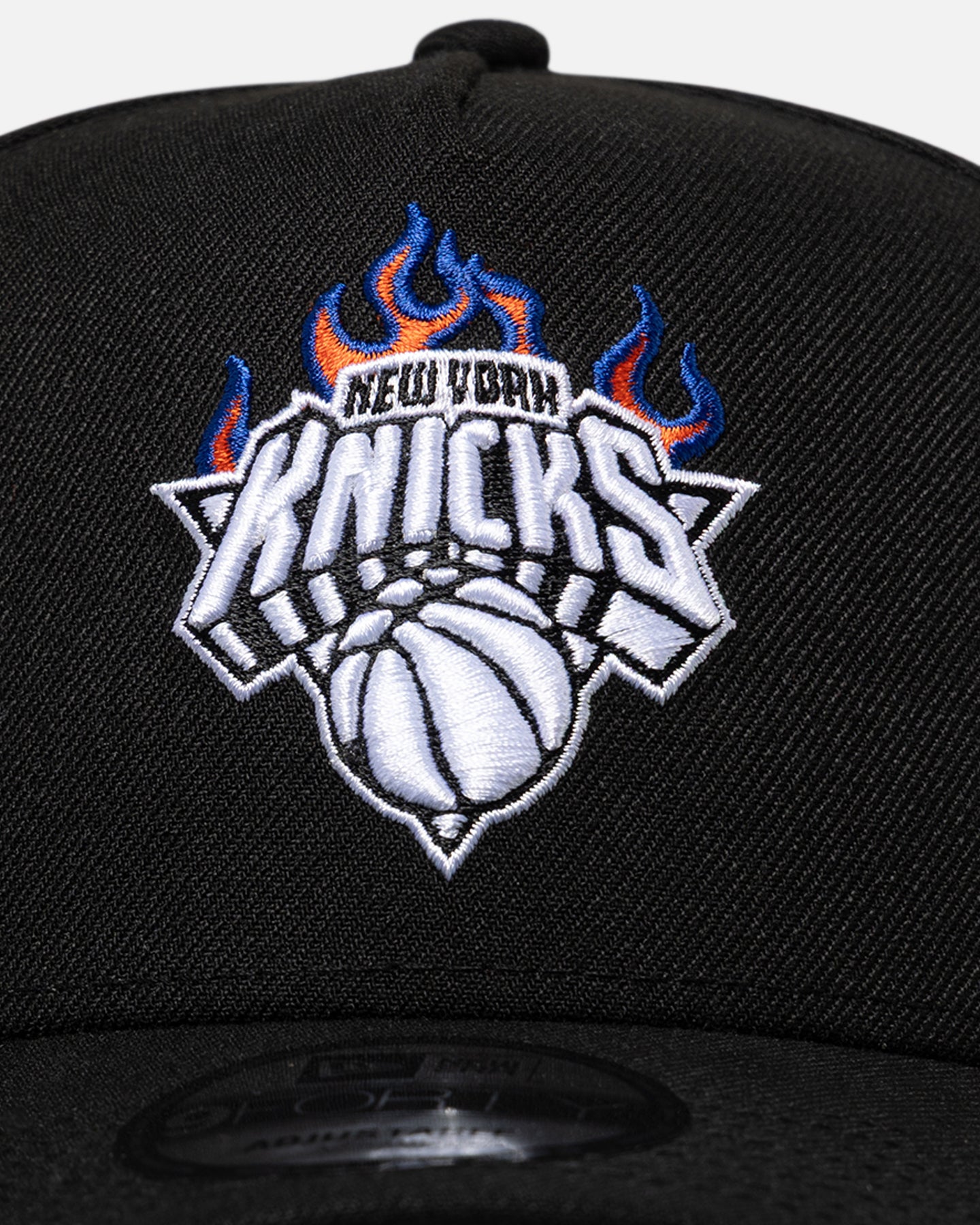 New Era New York Knicks 'Flame Logo' 9FORTY A-Frame Snapback Black