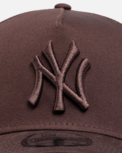 Pánské Kšiltovky New Era New York Yankees 19TWENTY Heritage Pc Cap Light Cream Navy Pánské Kšiltovky New Era New York Yankees 19TWENTY Heritage Pc Cap Light Cream Navy