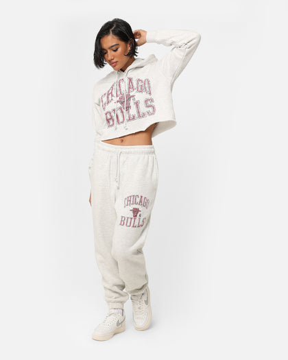 Mitchell & Ness Women's Chicago Bulls Arch Logo Crop Hoodie White Marle