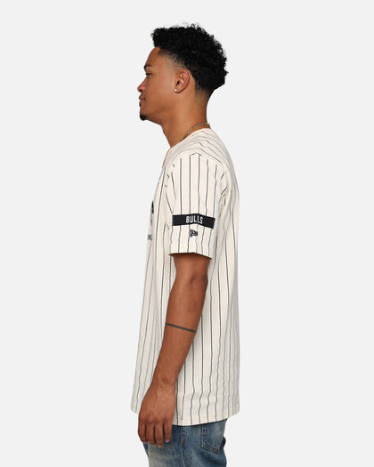 New Era X Alpha Industries Chicago Bulls Striped T-Shirt White