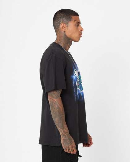 Mitchell & Ness Charlotte Hornets Logo Lightning T-Shirt Black