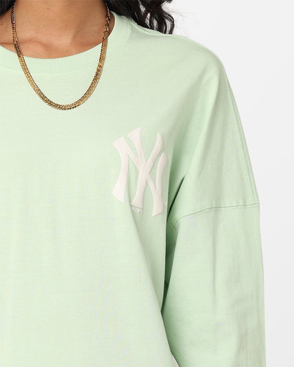 Majestic Athletic Women's New York Yankees Oversized Hiri Long Sleeve T-Shirt Mint