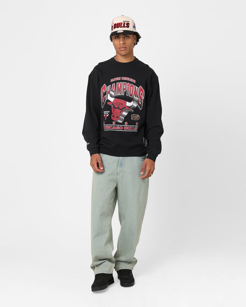 Mitchell & Ness Chicago Bulls Bevelled Crewneck Faded Black