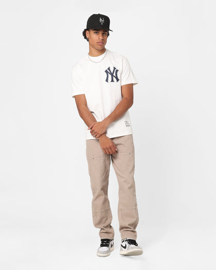 Majestic Athletic New York Yankees V Team Crest T-Shirt Vintage White