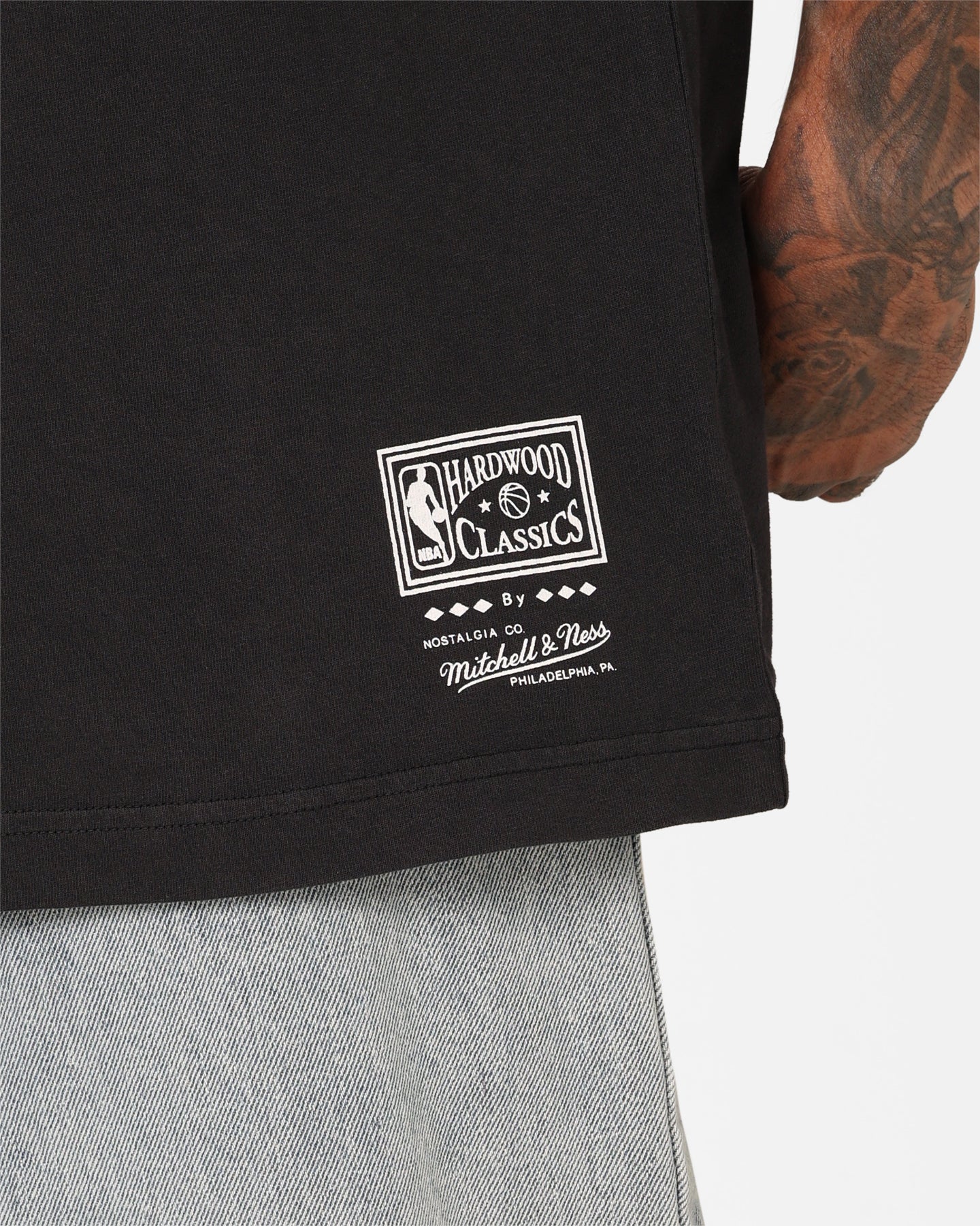 Mitchell & Ness Boston Celtics Ice Blue Logo T-Shirt Faded Black