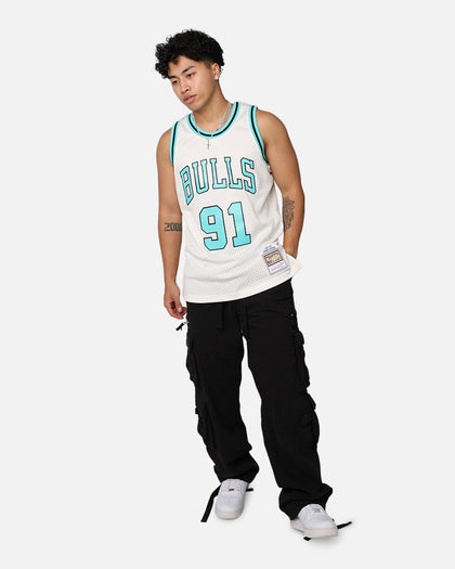 Mitchell & Ness Chicago Bulls Dennis Rodman '97-98 Swingman Jersey Black/Ice Blue