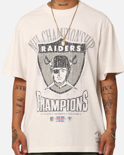 Mitchell & Ness Las Vegas Raiders Shield T-Shirt White Marle