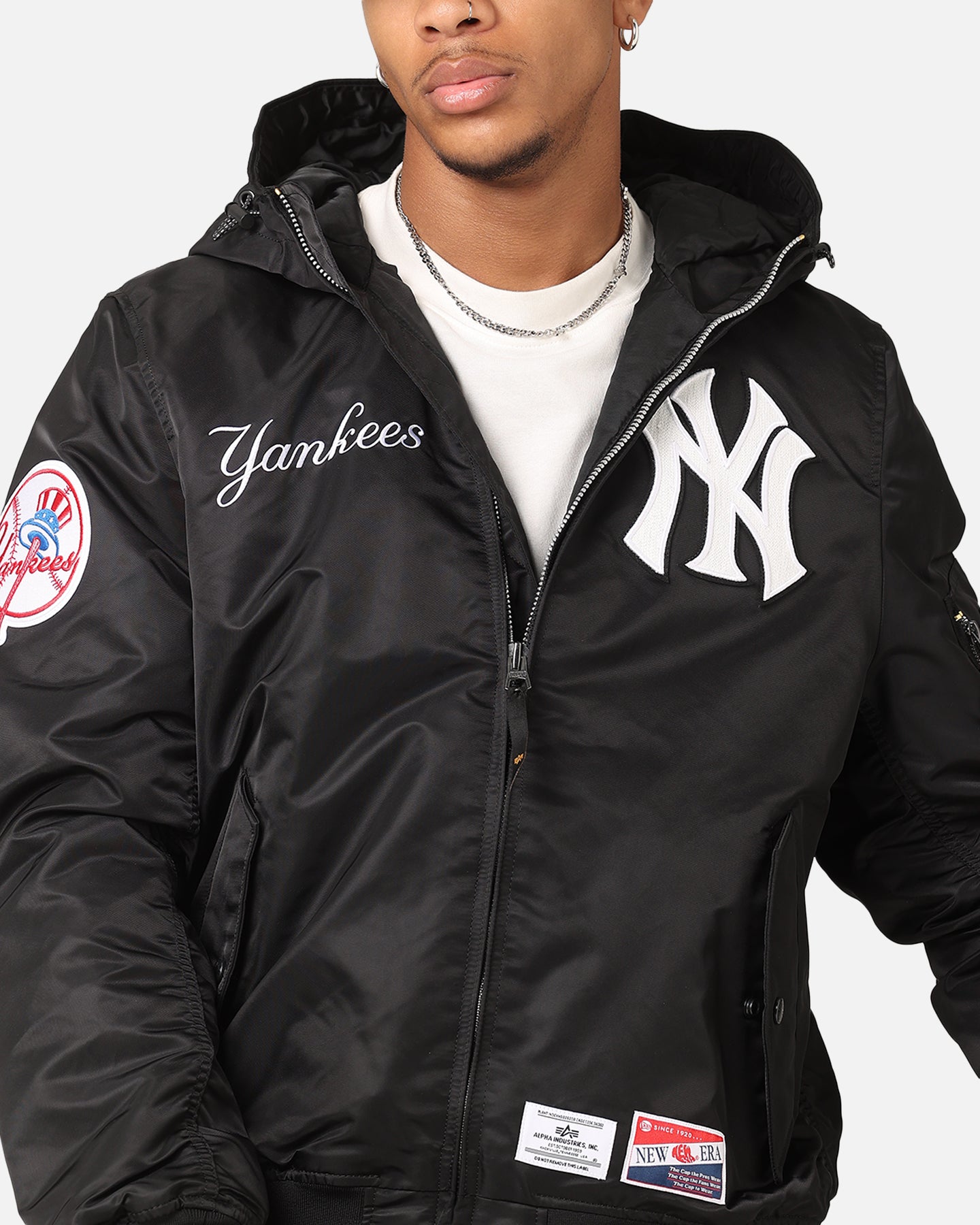 New Era New York Yankees Alpha Industries L-2B Hooded Bomber