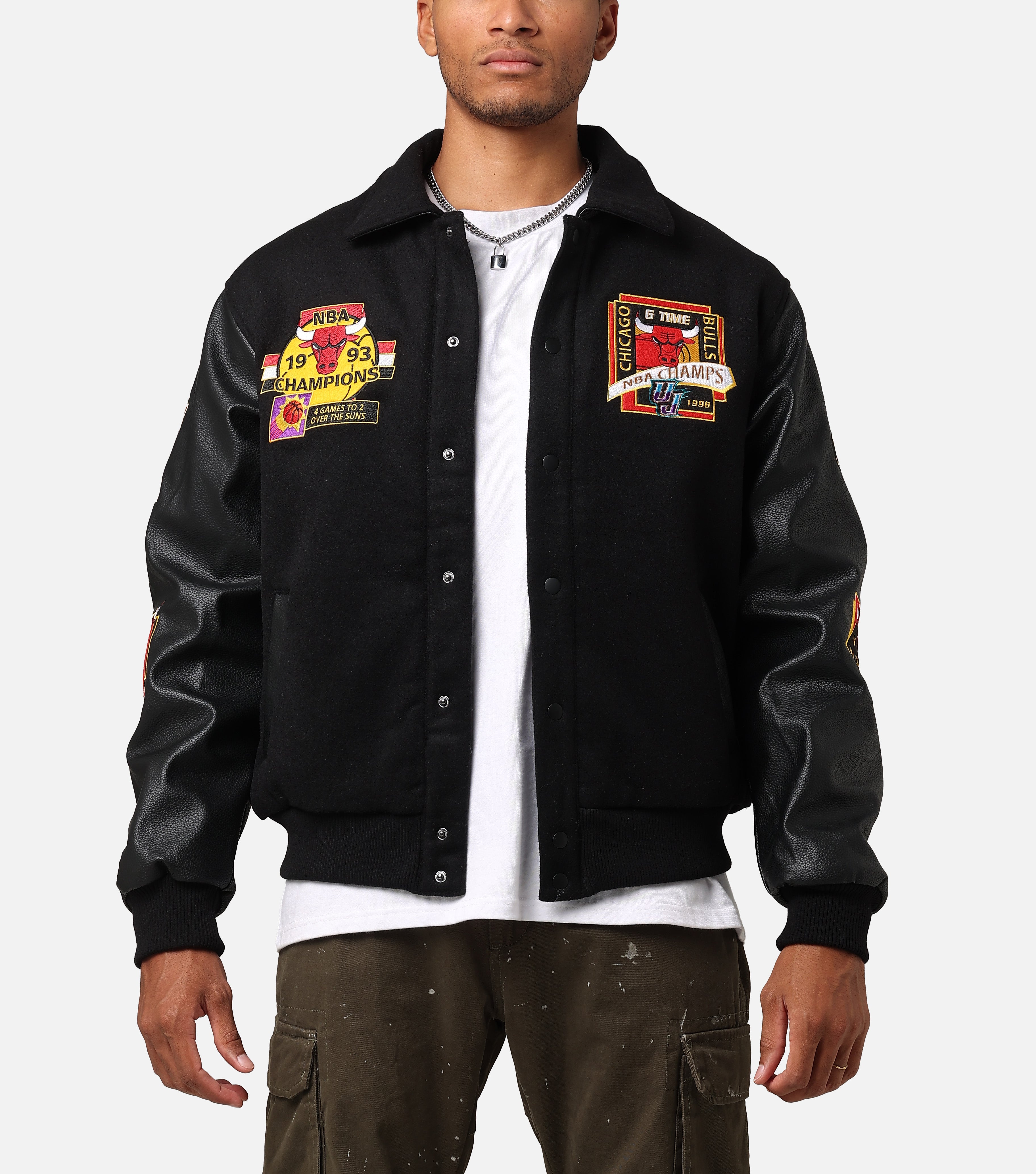 Mitchell & Ness Chicago Bulls Dynasty Jacket Black | Culture Kings US