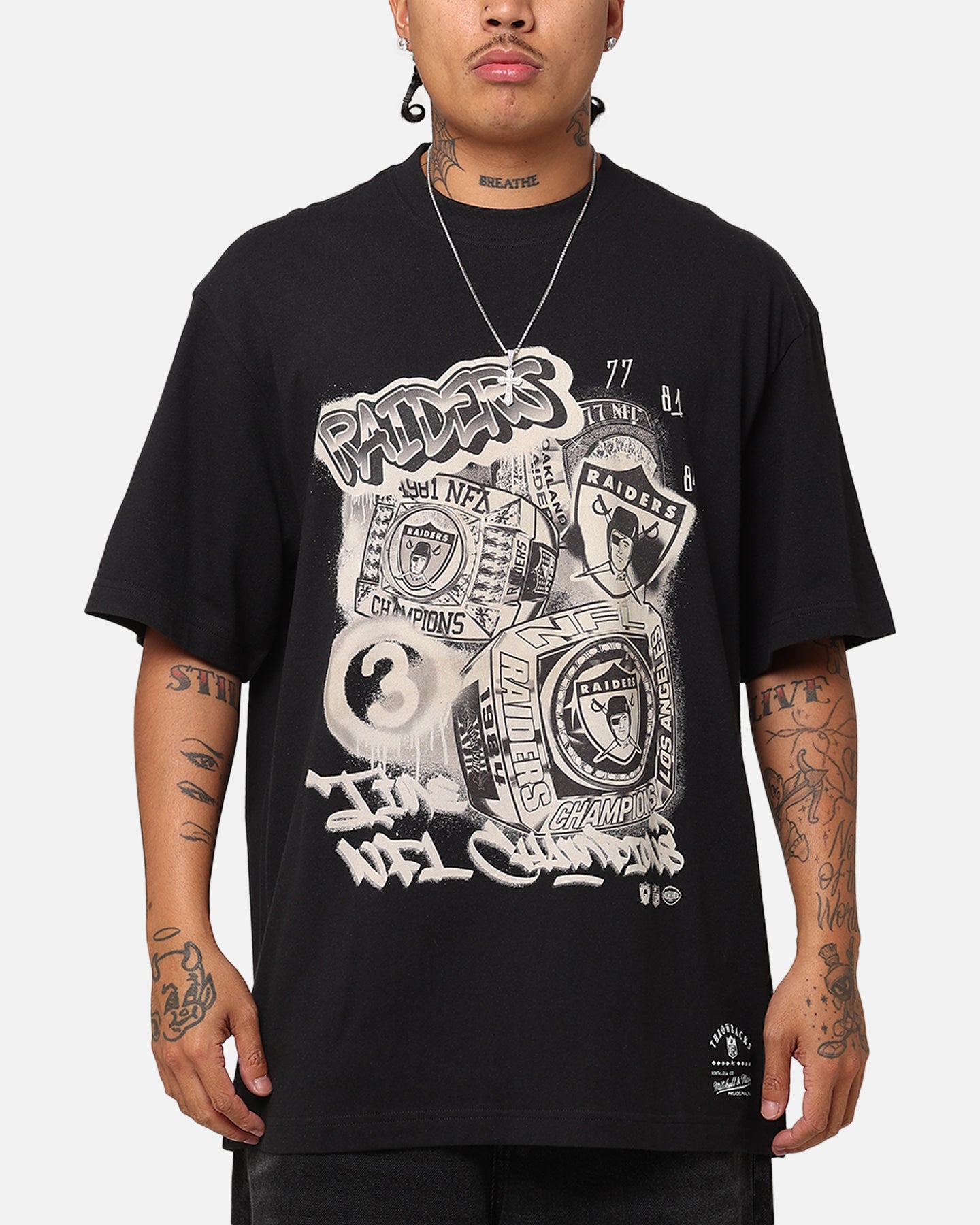 Mitchell & Ness Oakland Raiders Champs Graffiti T-Shirt Faded