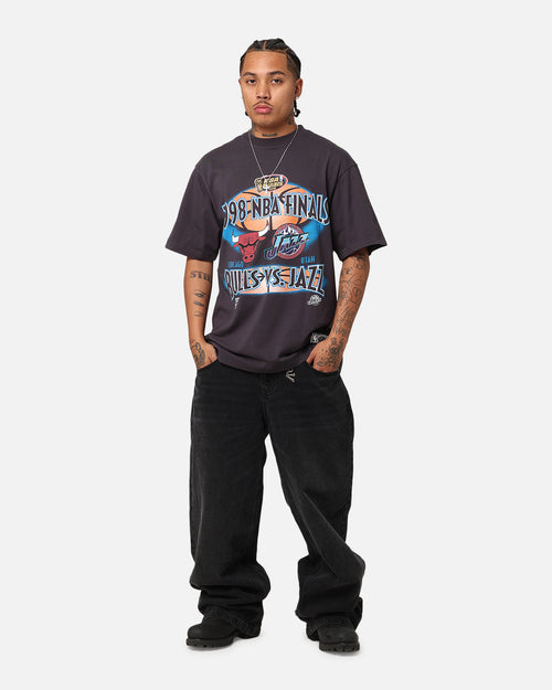 Mitchell & Ness Chicago Bulls Vs. Utah Jazz 1998 Finals T-Shirt Overdyed Black