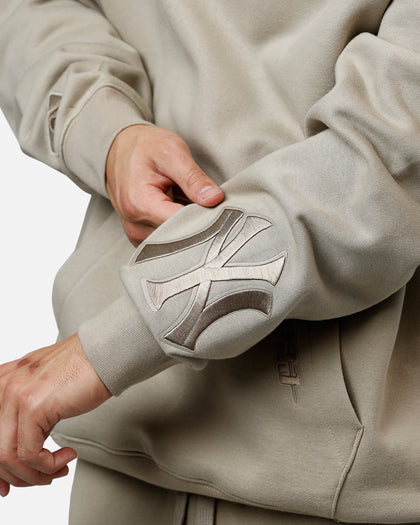 Pro Standard New York Yankees Wingspan Hoodie Taupe