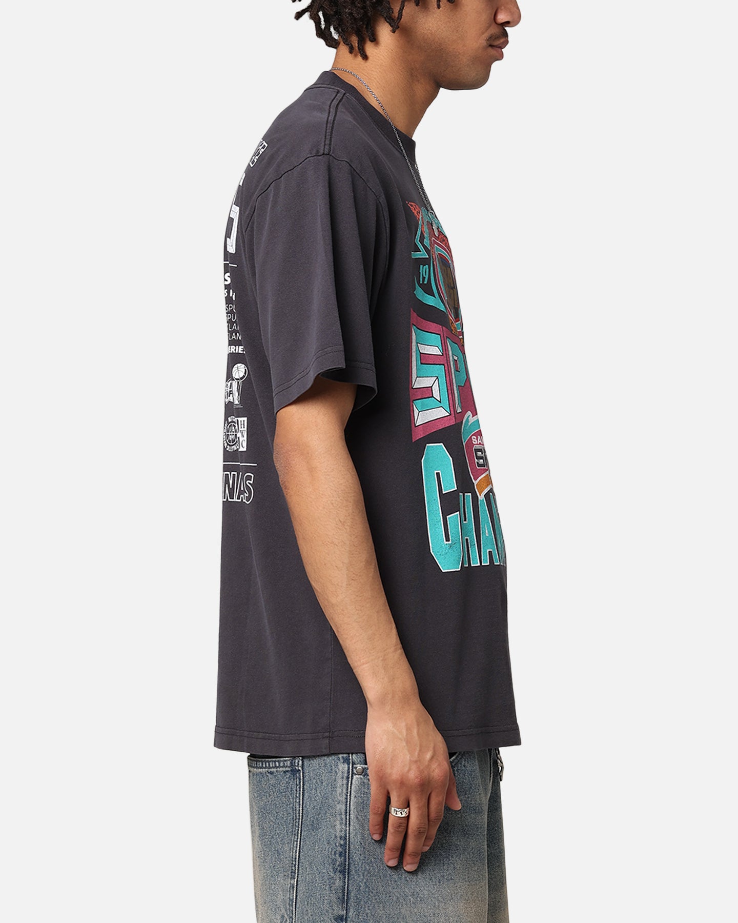 Mitchell & Ness San Antonio Spurs Chisel Championship T-Shirt