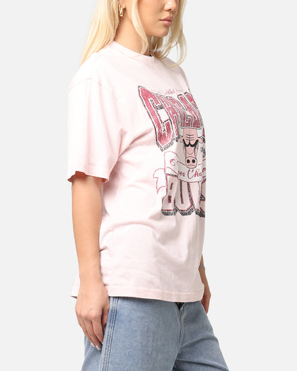 Mitchell & Ness Women's Chicago Bulls Sportsmanship T-Shirt Light Pink