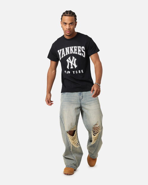 Majestic Athletic New York Yankees Blecker Team Arch T-Shirt Black