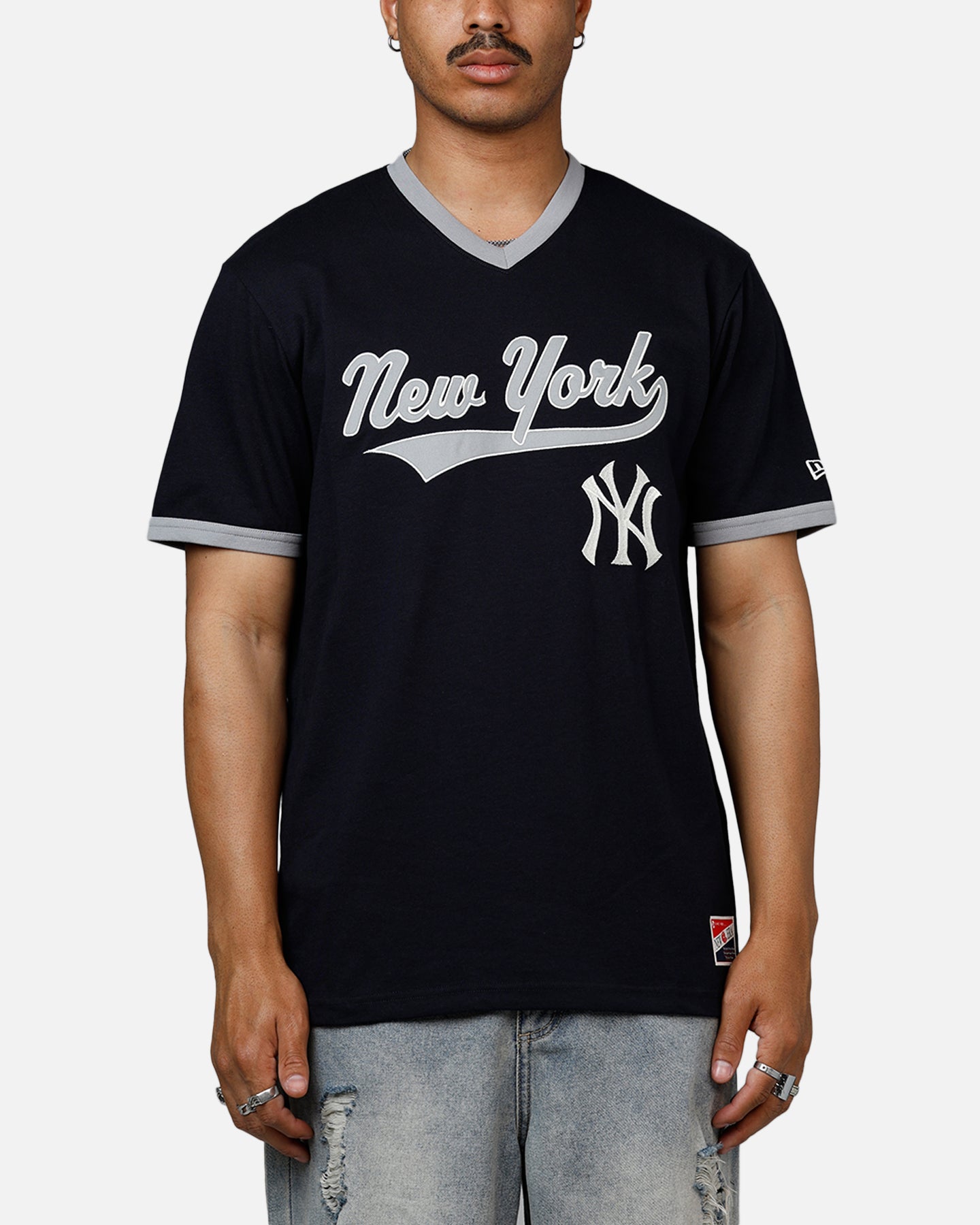【希少】NEW YORK Yankees VネックTシャツ Mサイズ New Era New York Yankees Throwback V-Neck T-Shirt Royal Navy