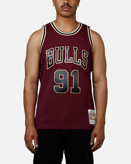 Mitchell & Ness Chicago Bulls Dennis Rodman 1997 Swingman Jersey Burgundy
