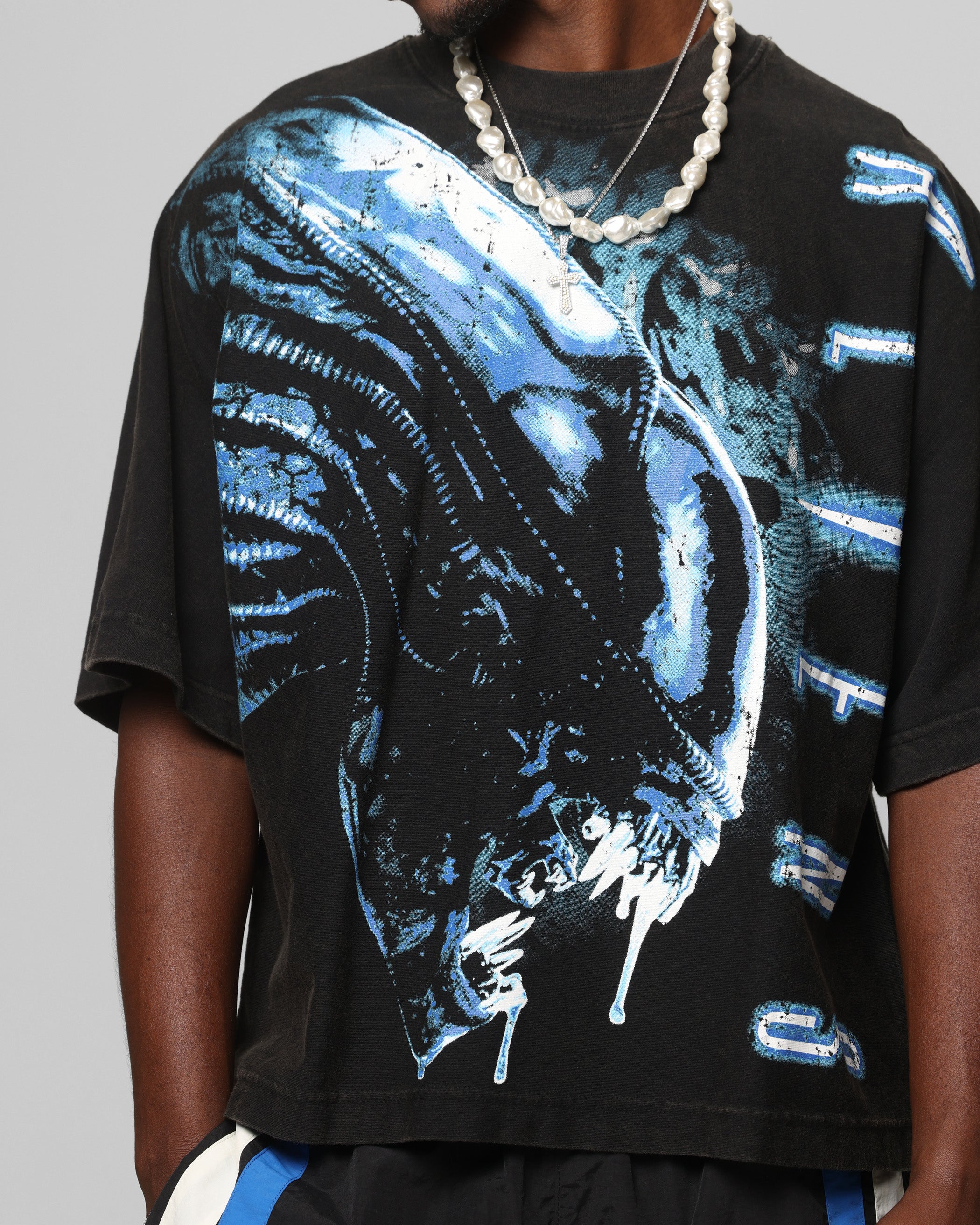 Loiter Alien It's War Boxy T-Shirt Washed Black | Culture Kings US