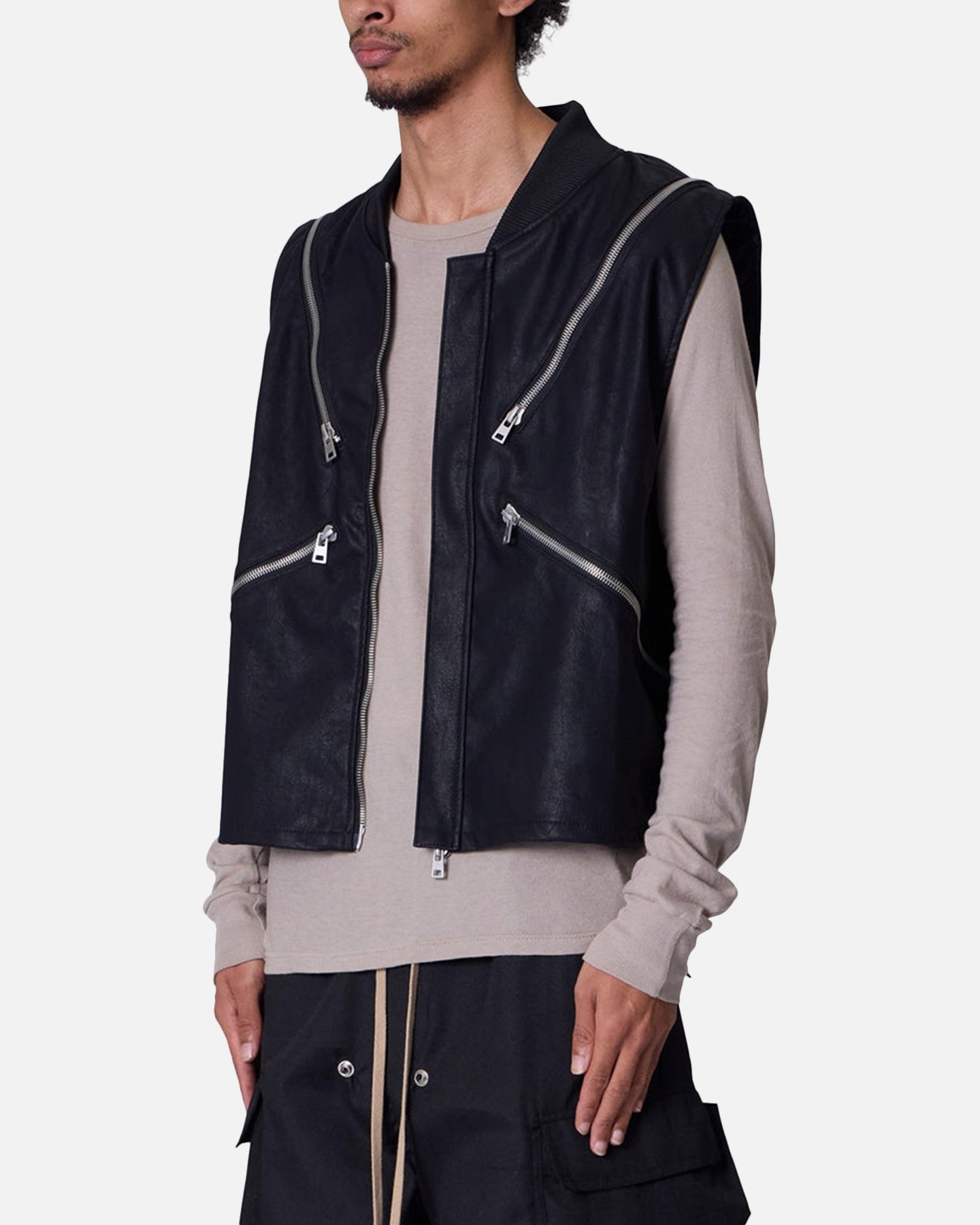 MNML Zip Lock Vest Black | Culture Kings US