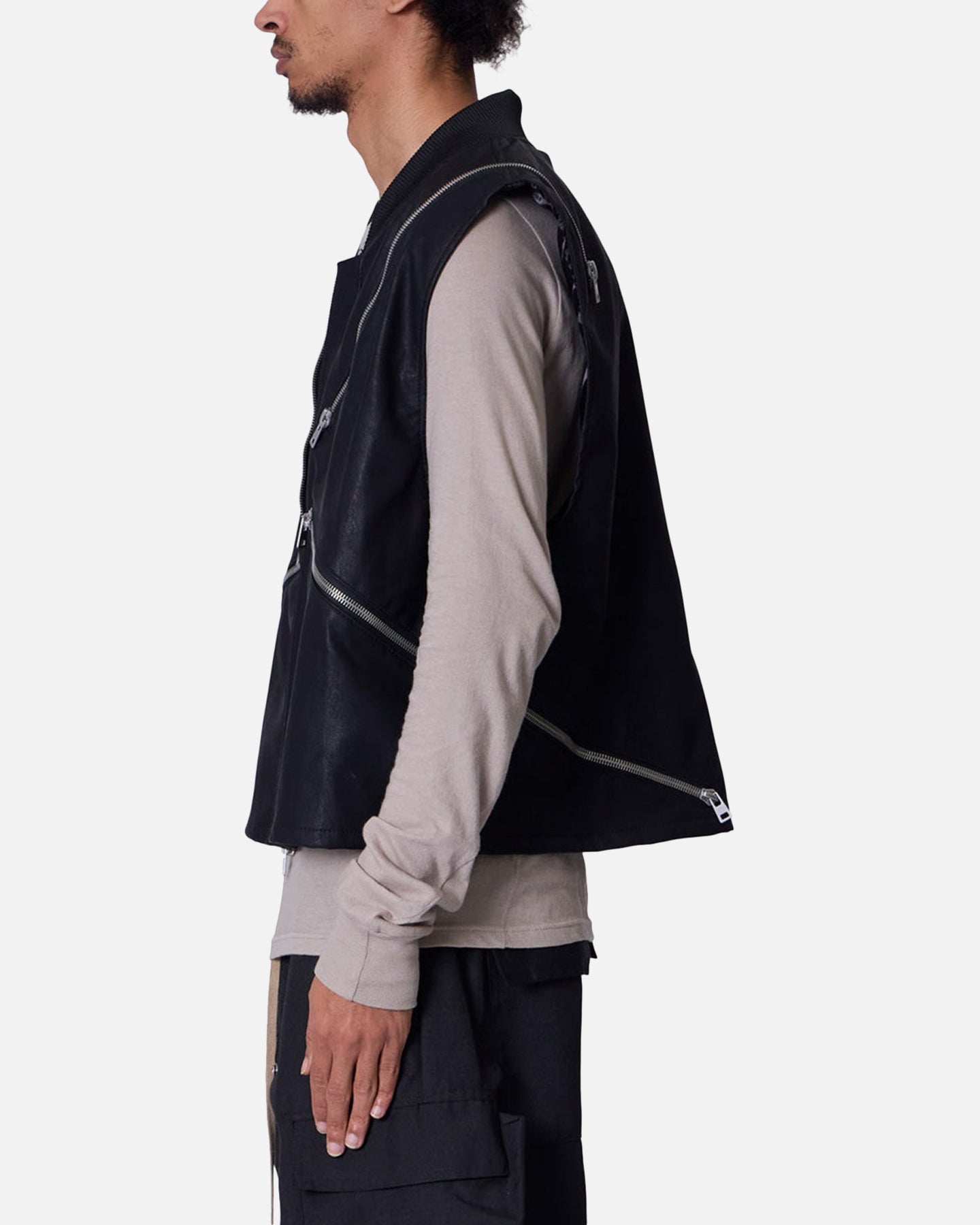 MNML Zip Lock Vest Black | Culture Kings US