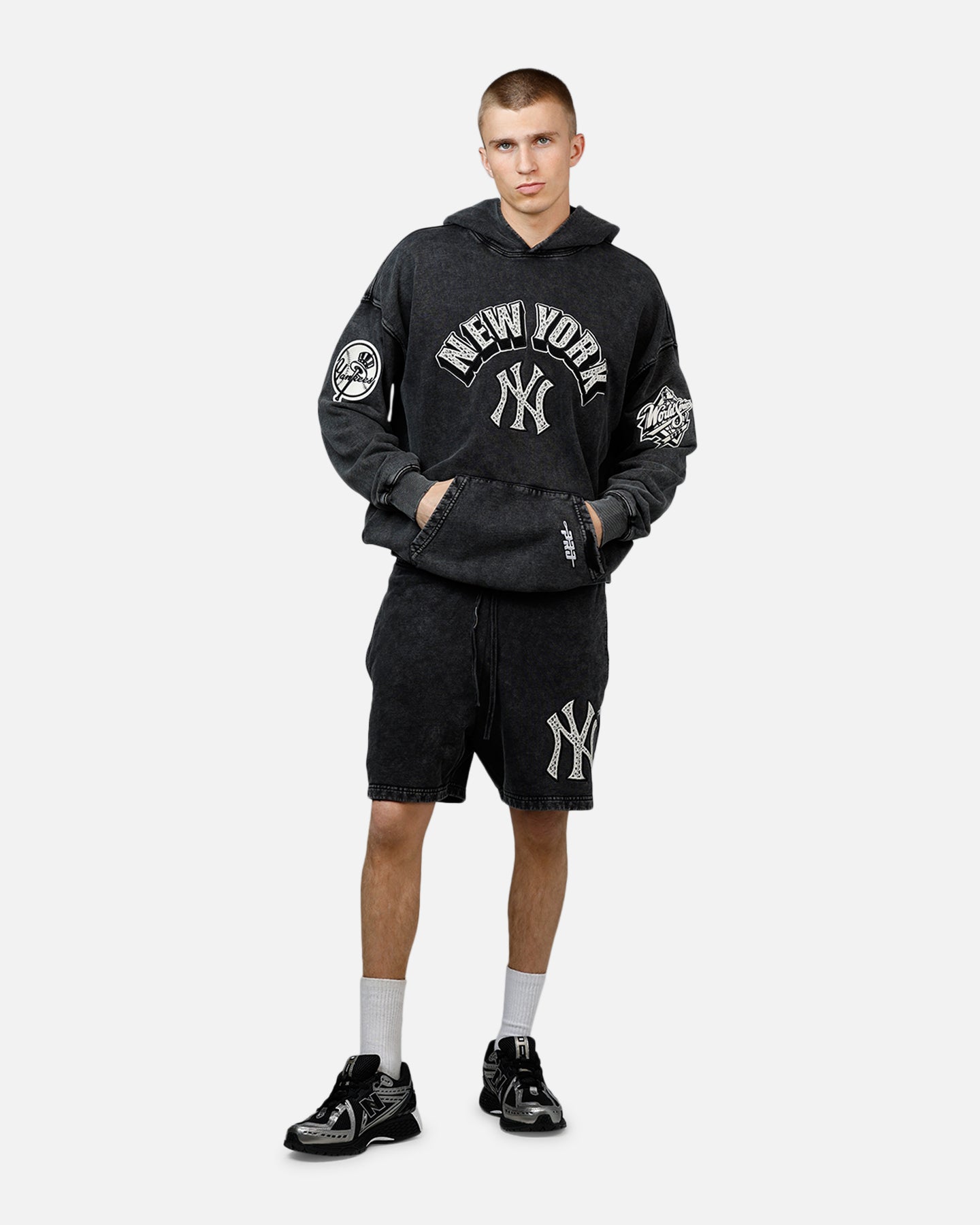 Pro Standard New York Yankees Raffia Hoodie Black Acidwash