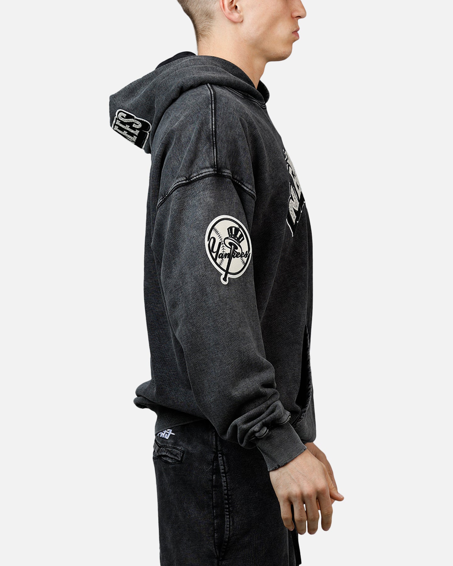 Pro Standard New York Yankees Raffia Hoodie Black Acidwash