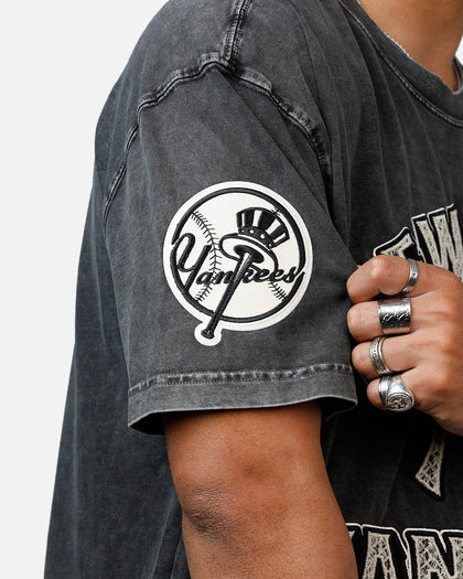 Pro Standard New York Yankees Raffia T-Shirt Black Acidwash