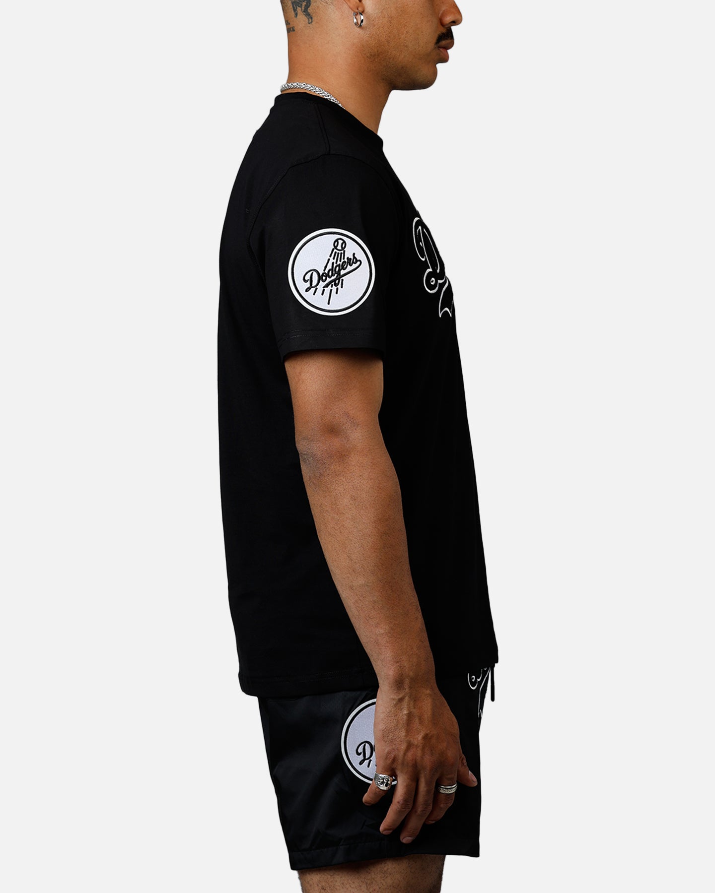 Pro Standard Los Angeles Dodgers Chenille T-Shirt Black | Culture
