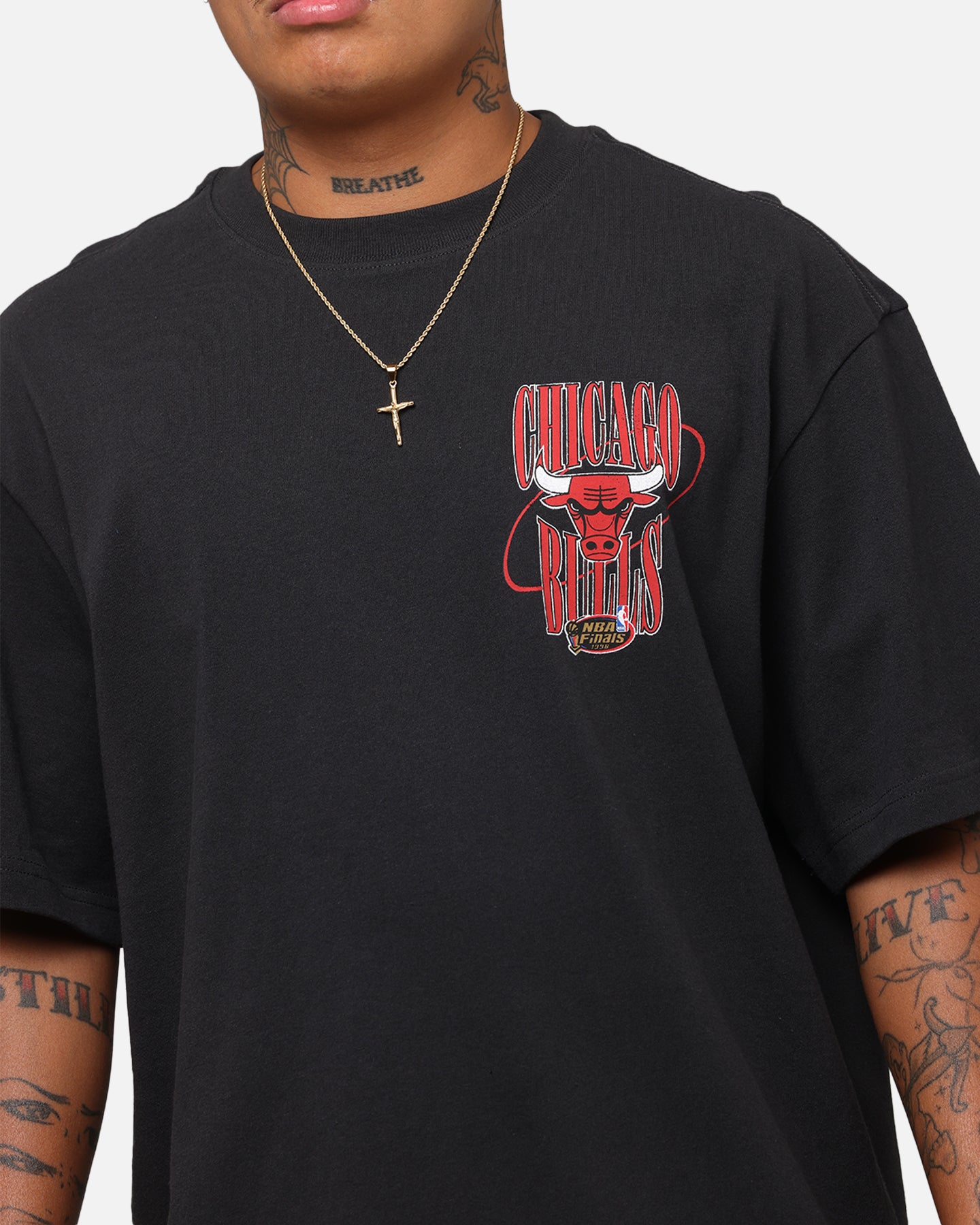 Mitchell & Ness Chicago Bulls 6-Time NBA Champions T-Shirt Faded