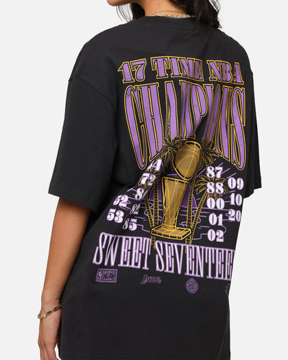 Mitchell & Ness Los Angeles Lakers 17-Time NBA Champions T-Shirt Faded Black