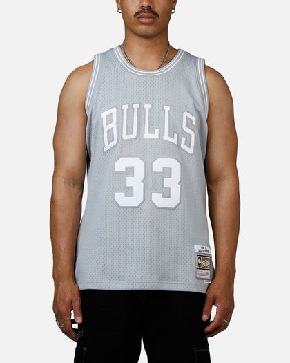 Mitchell & Ness Chicago Bulls Scottie Pippen 1997-1998 Swingman Jersey Grey