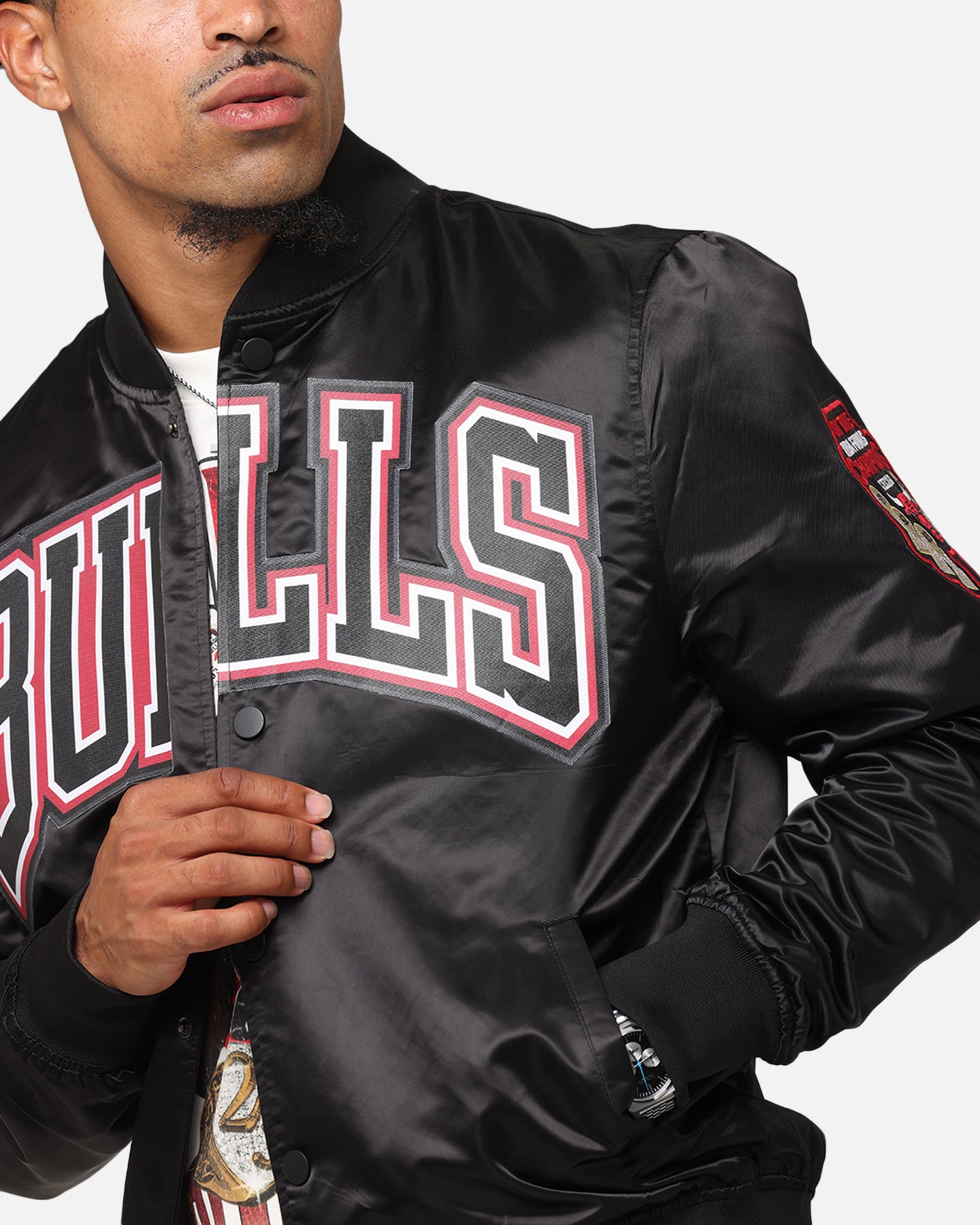 新品　未使用CHICAGO BULLS スタジャン XL ブラック Pro Standard Chicago Bulls Big Logo Satin Jacket Black | Culture