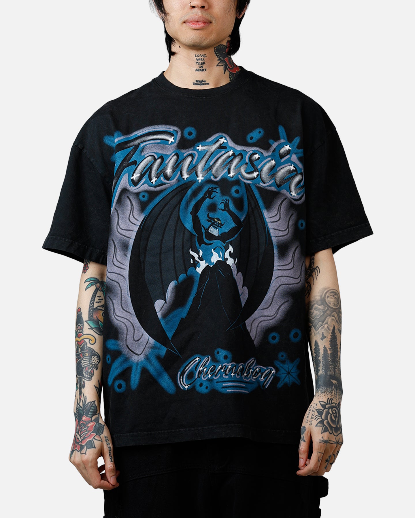 Disney Fantasia Kings Sneakers シャツ Mサイズ 73Studio Disney Fantasia Chernabog Airbrush T-Shirt Black Acidwash