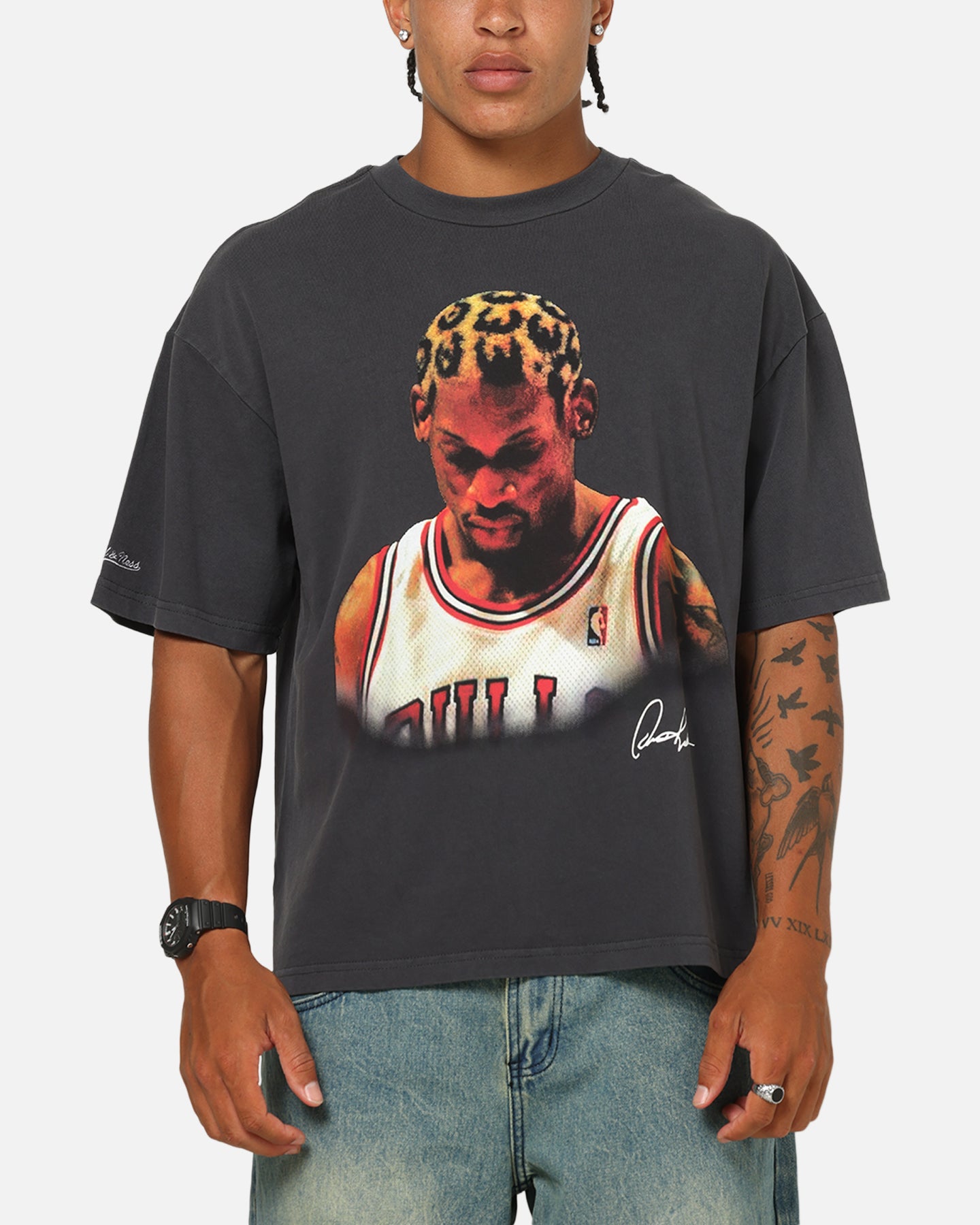DENNIS RODMAN CHICAGO BULLS スウェツト今でわ希少 Mitchell & Ness Chicago Bulls Dennis Rodman Look Out T-Shirt