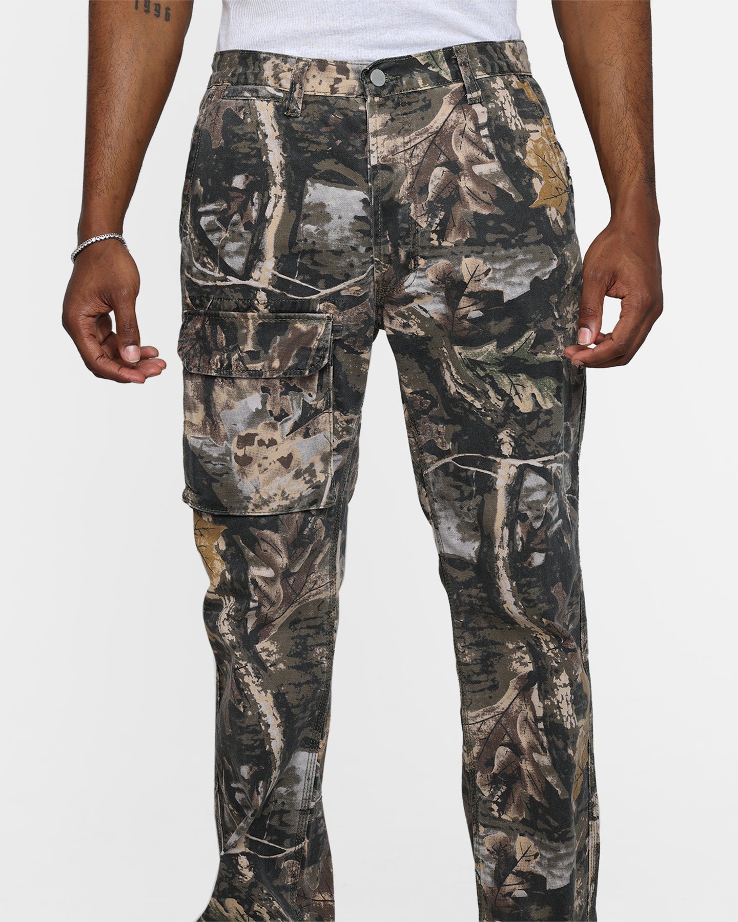 パンツ MAGNETIC WOODLAND CAMO BAGGY PANTS 1 MNML V266 Camo Baggy Denim Jeans Camo | Culture Kings US