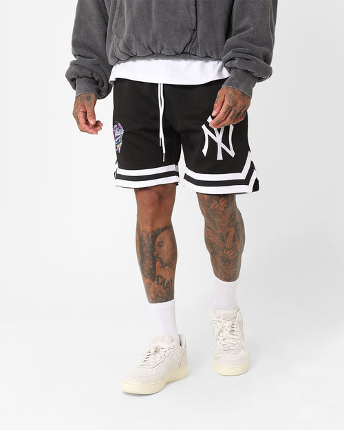 New Era New York Yankees Logo Emblem Shorts Black