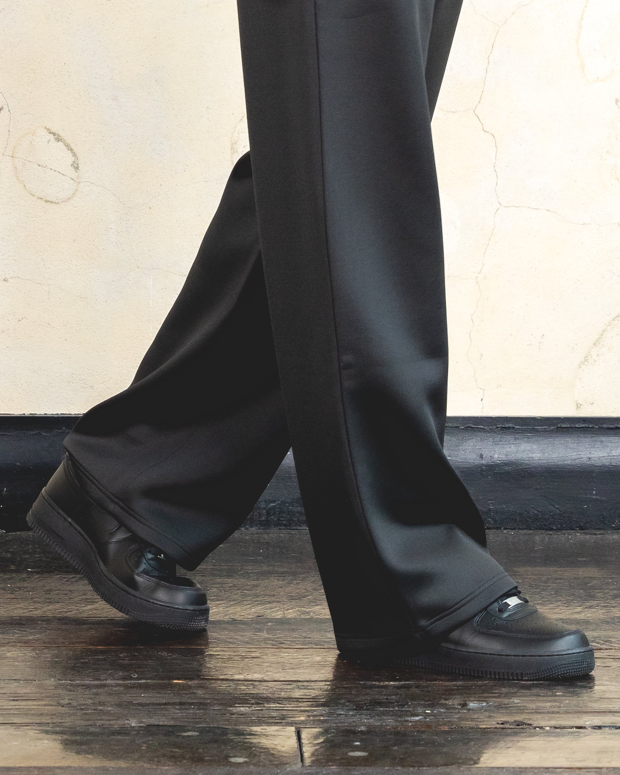 トップス neith. Gathered Track Pants(Black) Black Oversized Track Pants | SWT Active