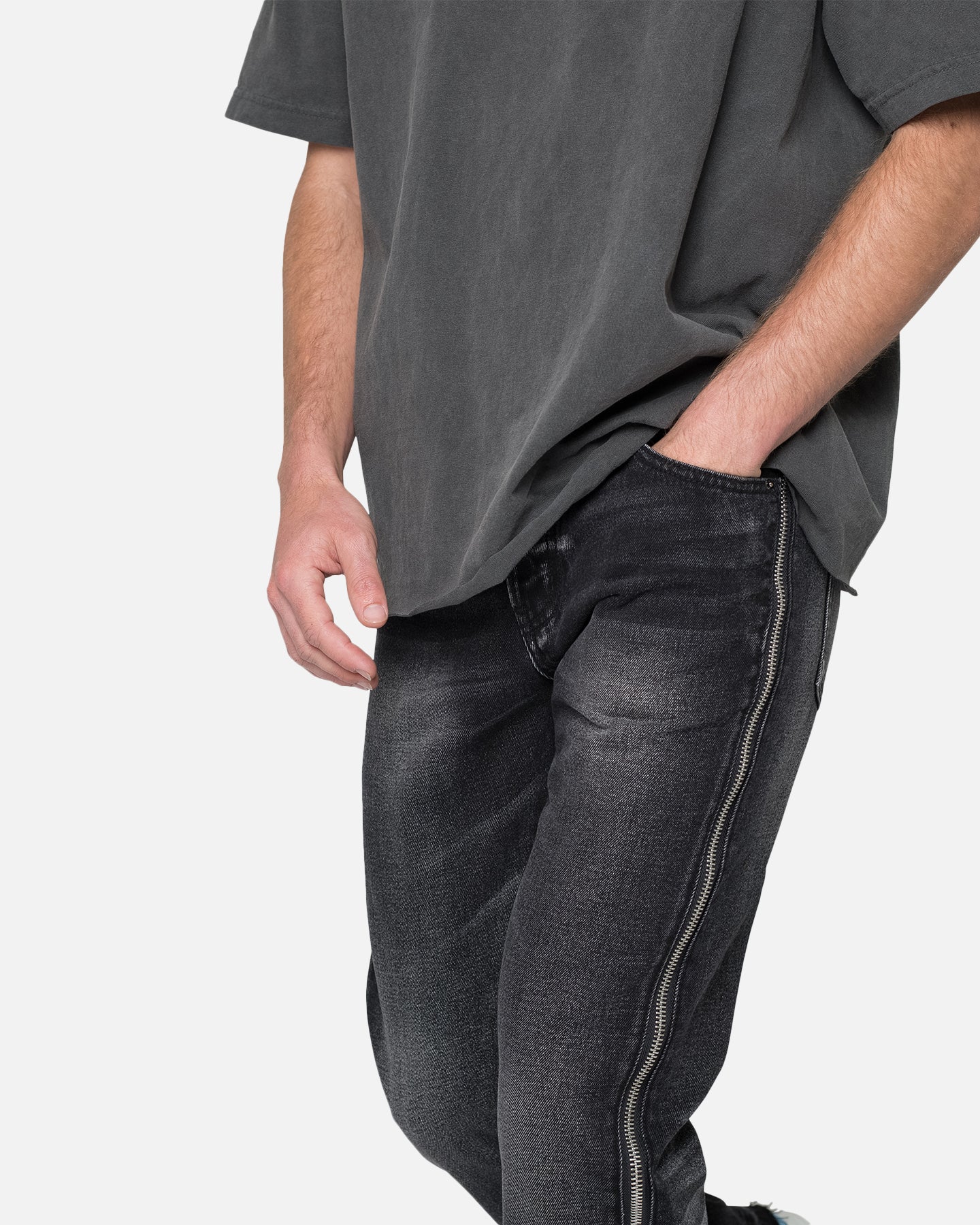 MNML D558 Straight Stripe Denim Jeans Black | Culture Kings US