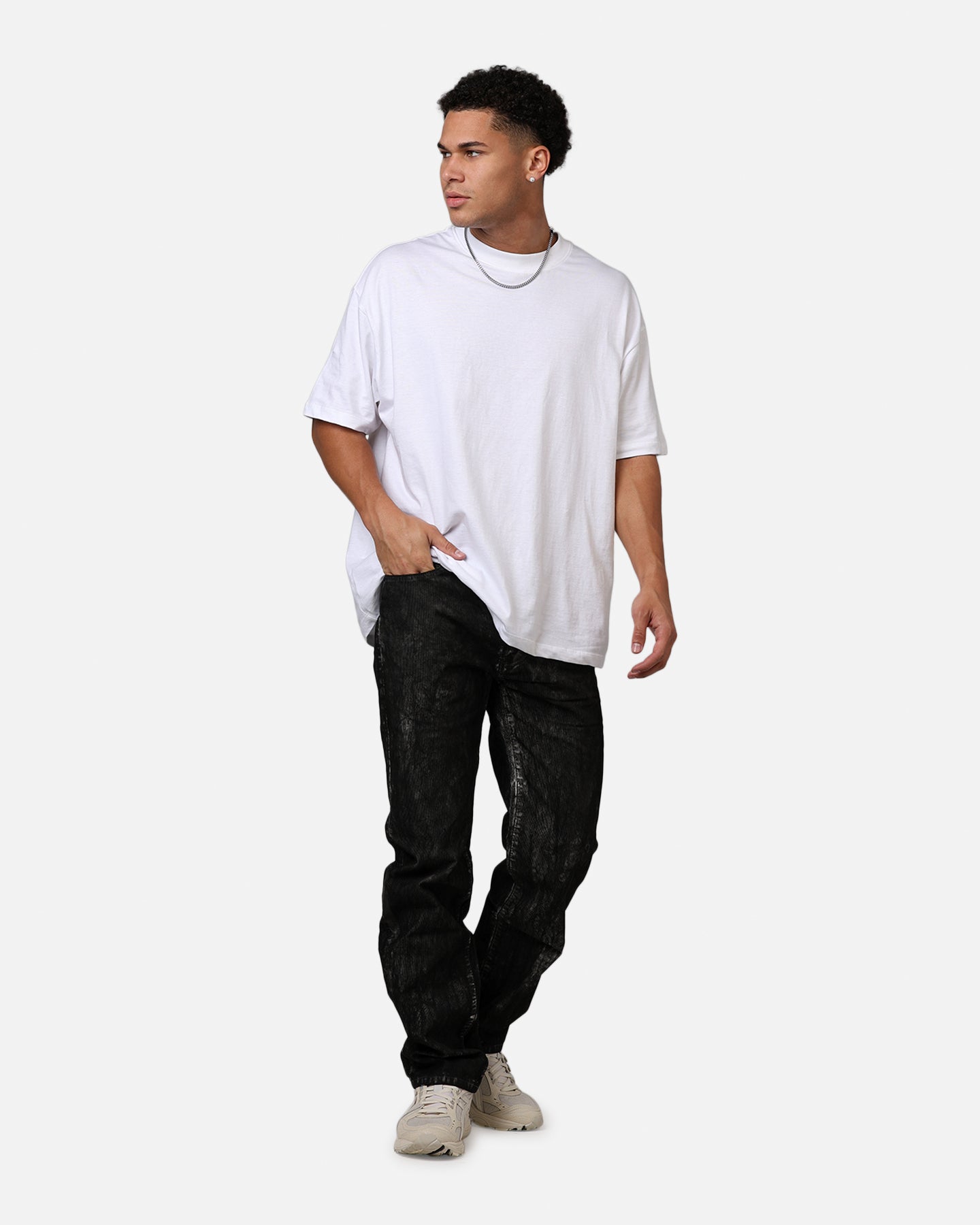 MNML D377 Straight Denim Jeans Washed Black | Culture Kings US