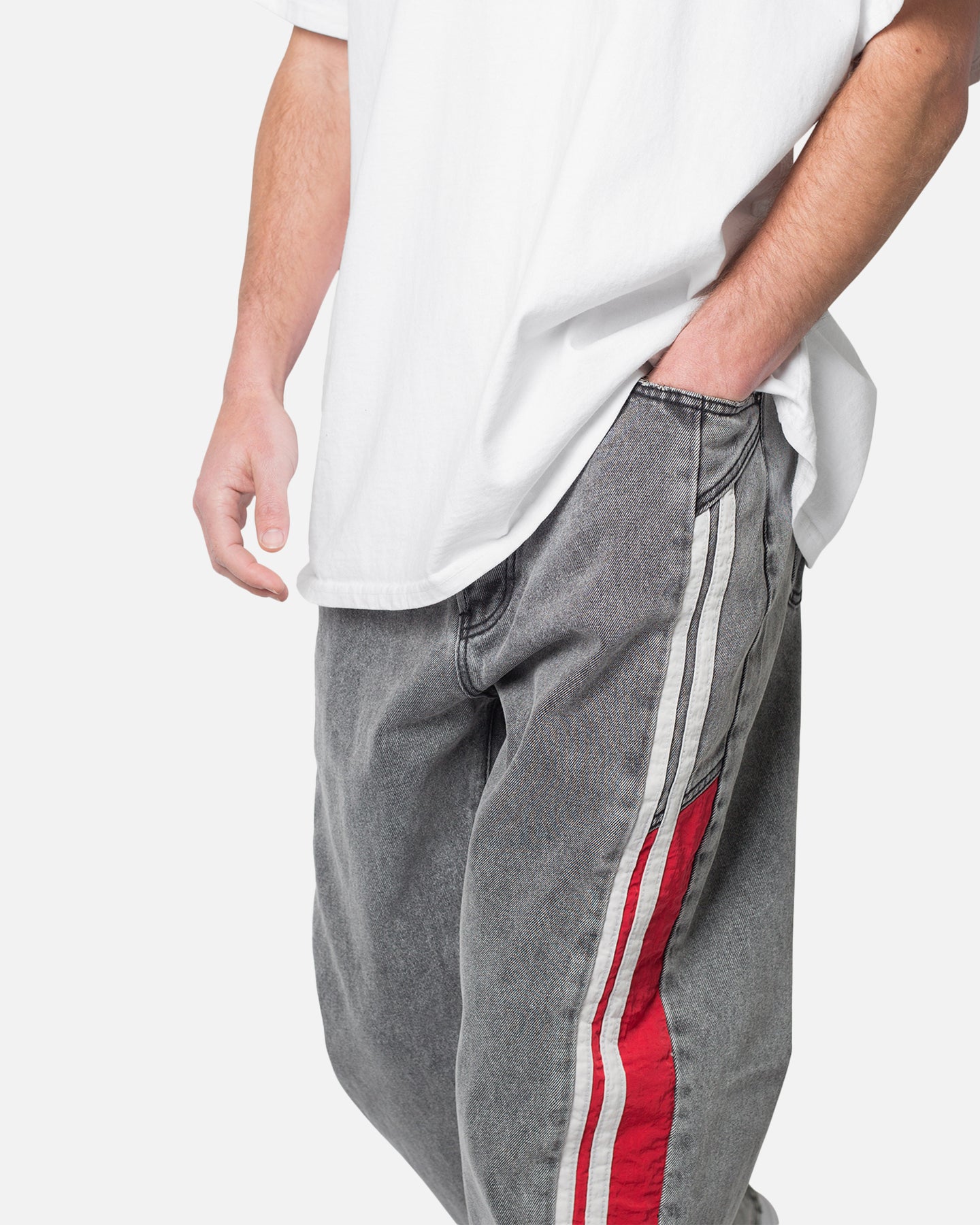 MNML Ultra Baggy Stripe Denim Jeans Black/Red | Culture Kings US