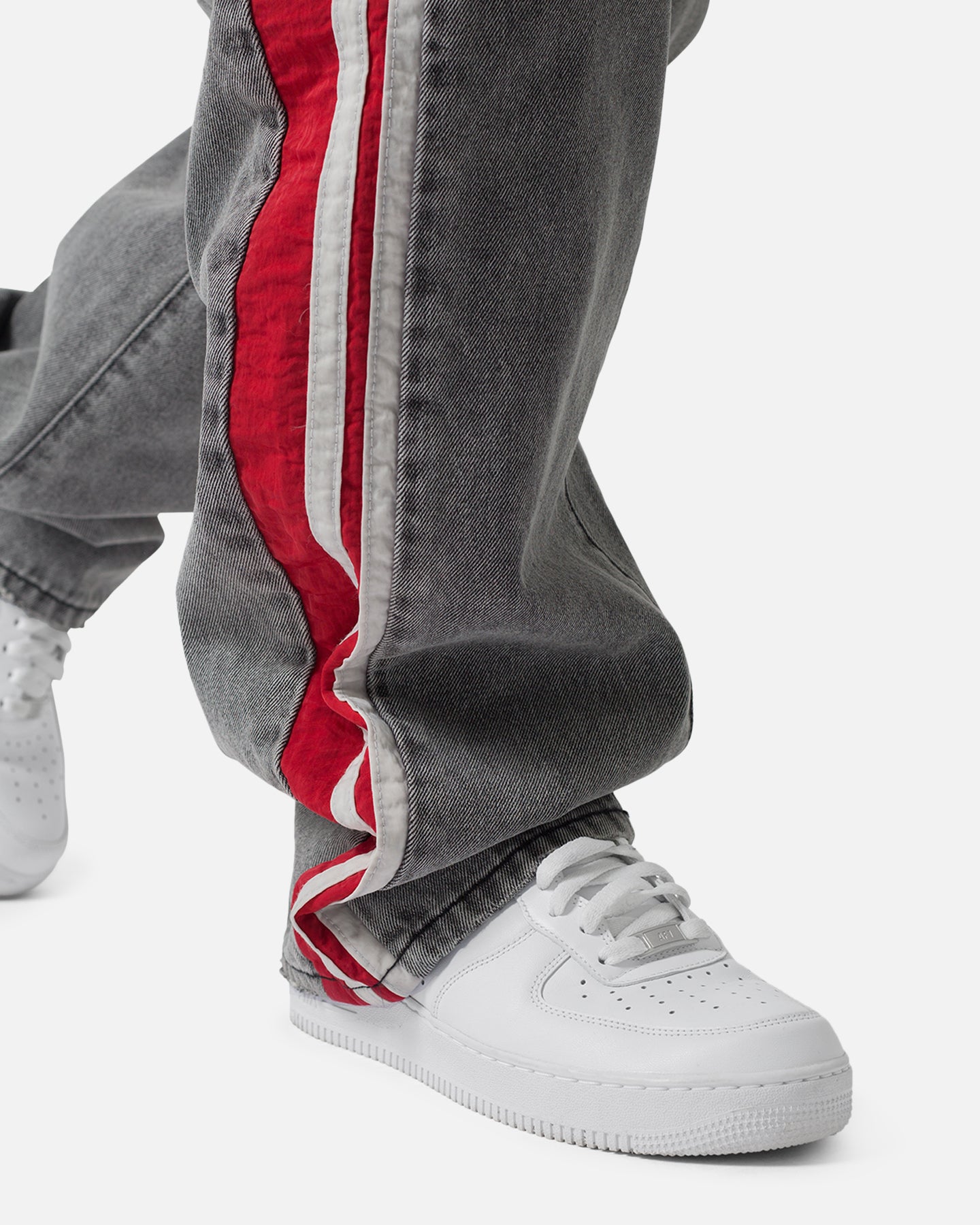 MNML Ultra Baggy Stripe Denim Jeans Black/Red | Culture Kings US