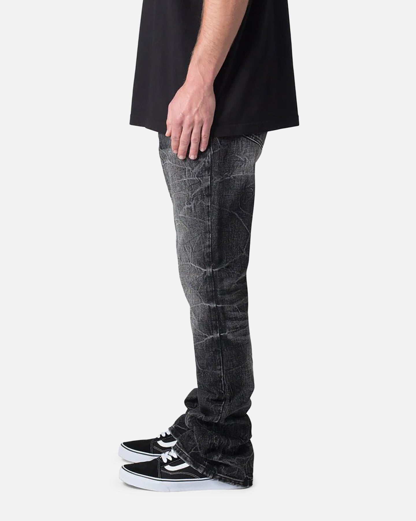 MNML B670 Occ Wave Wash Flare Denim Jeans Washed Black | Culture