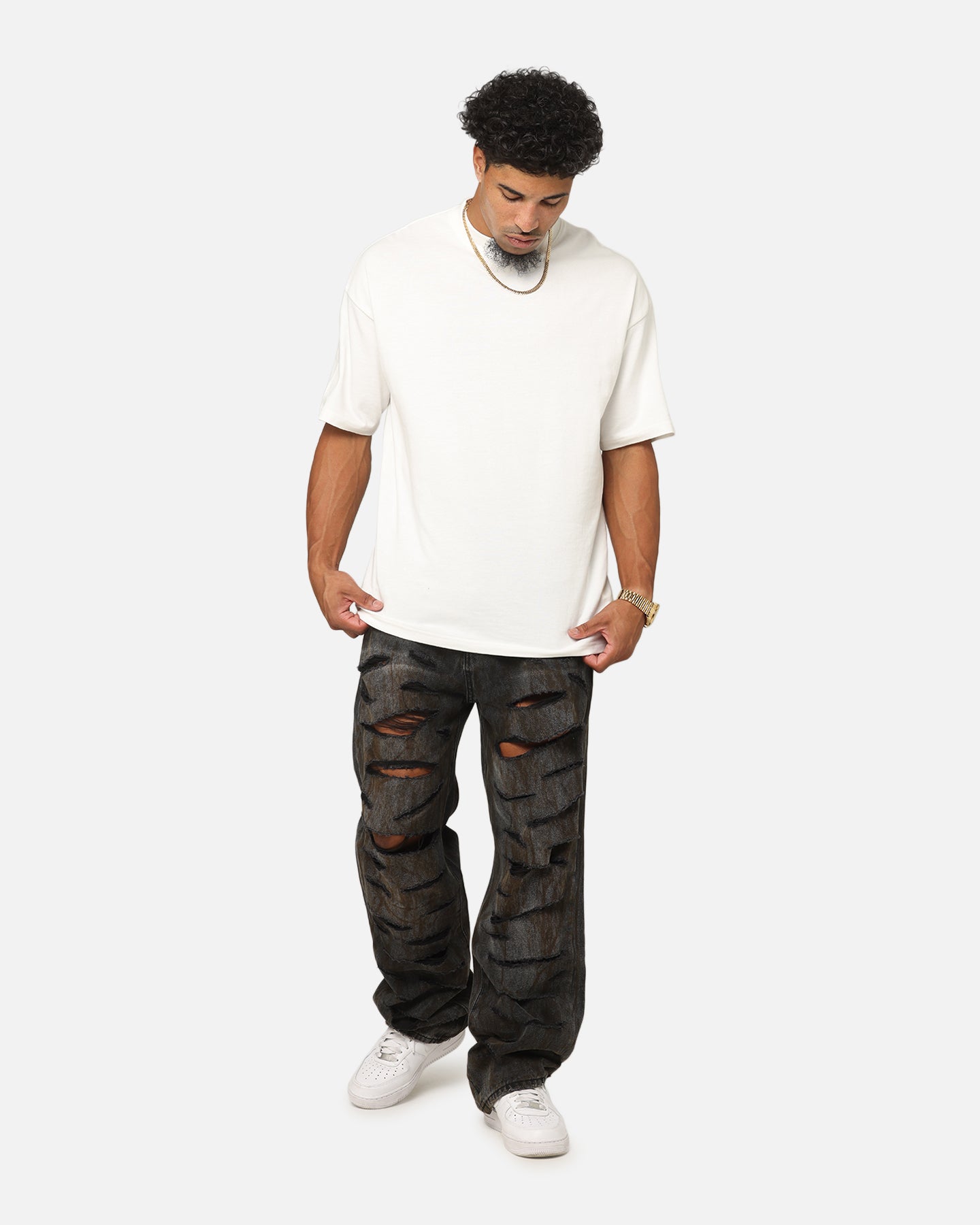 MNML Ultra Baggy Thrashed Denim Jeans Black | Culture Kings US