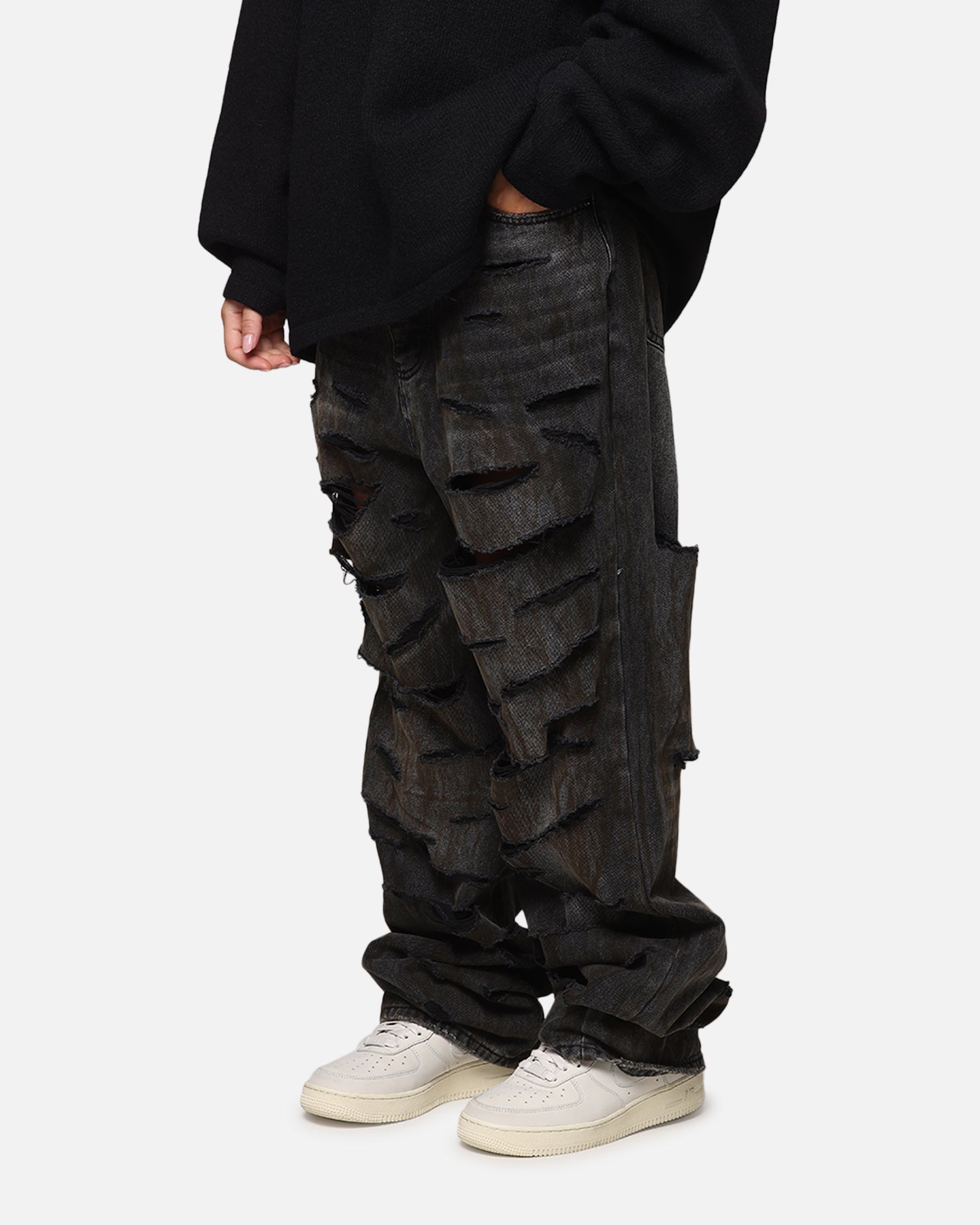 MNML Ultra Baggy Thrashed Denim Jeans Black | Culture Kings US