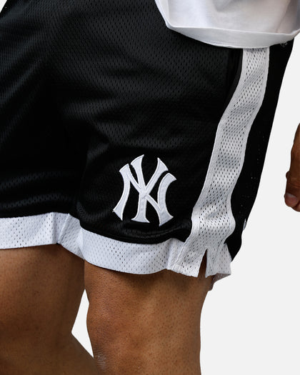 New Era New York Yankees Sport Class Shorts Black/White