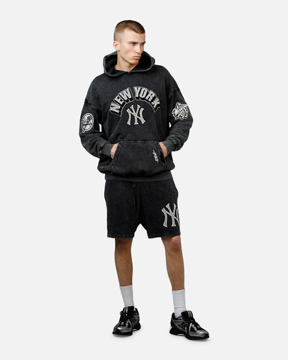 Pro Standard New York Yankees Raffia Shorts Black Acidwash