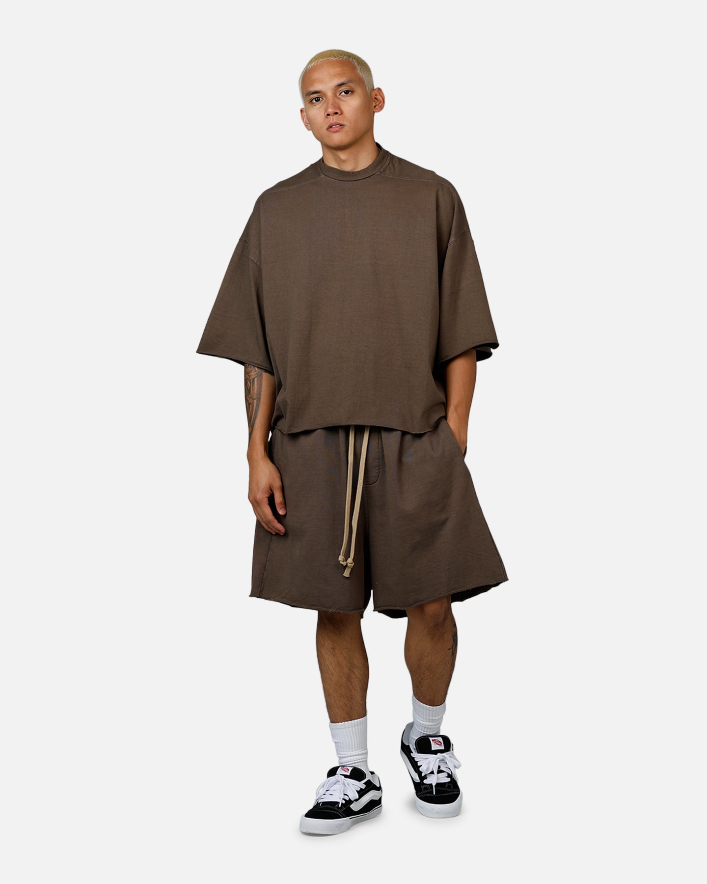 MNML Oversized Cargo Sweat Shorts Muddy Grey | Culture Kings US