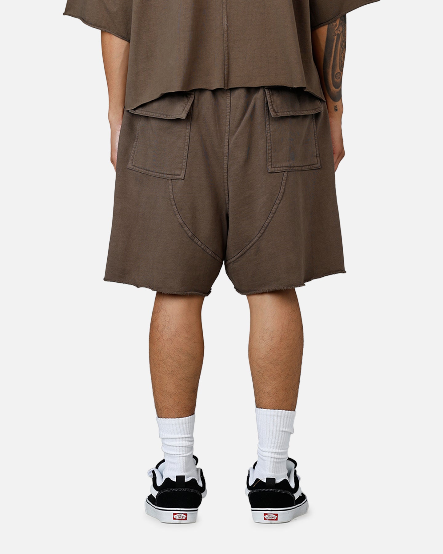 MNML Oversized Cargo Sweat Shorts Muddy Grey | Culture Kings US