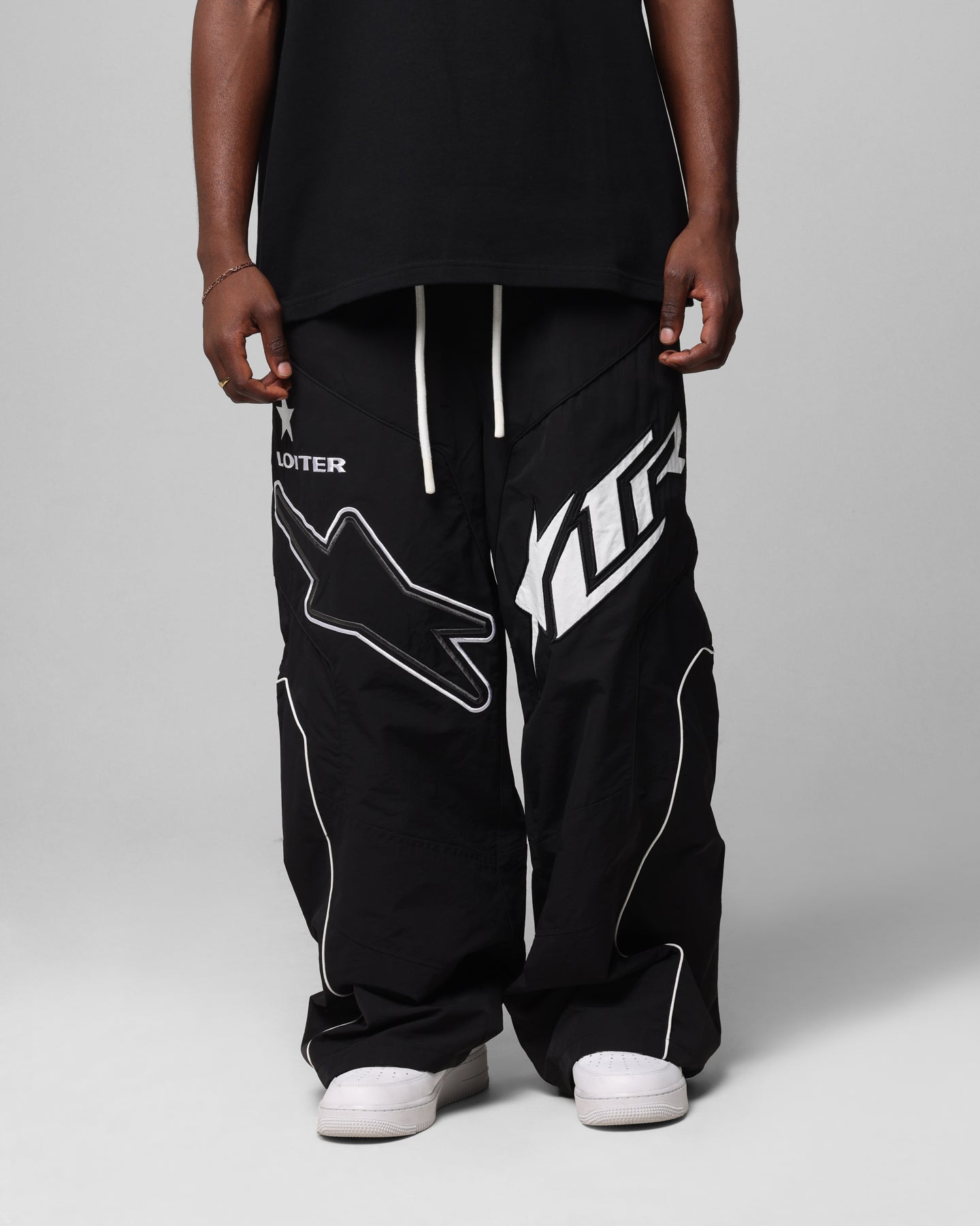 ON Court Track Pants ブラック/ホワイト　入手困難モデル Loiter Motocross Parachute Pants Black | Culture Kings US