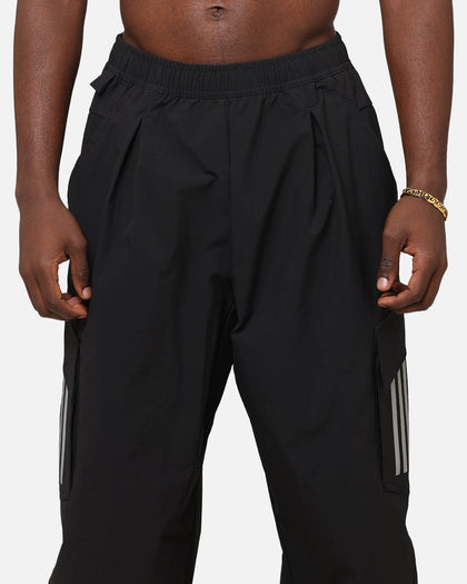 adidas x Mercedes-AMG PETRONAS Formula One F1 2025 Mechanics Joggers Black/White